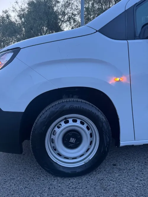 Fiat Doblo 2025 3 places