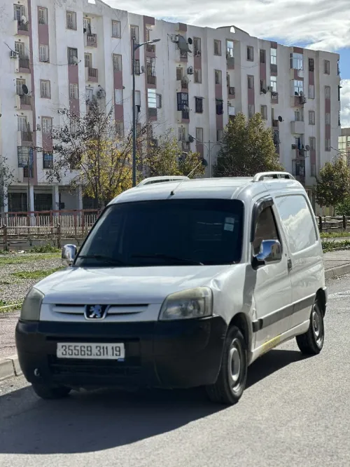 Peugeot Oergin 2011 Partnar