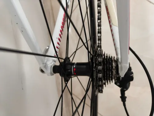 Vélo de route giant neuf taille ML 56