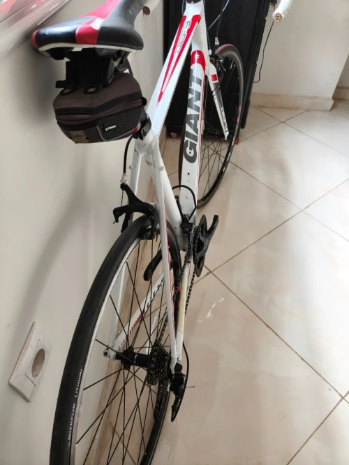 Vélo de route giant neuf taille ML 56