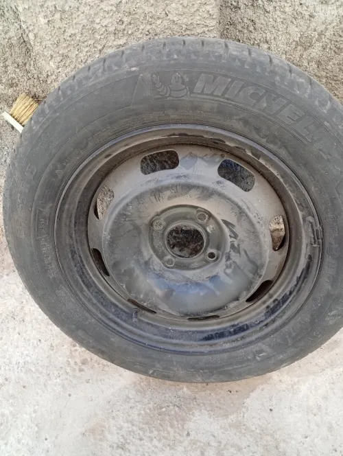 Roues de voiture à vendre