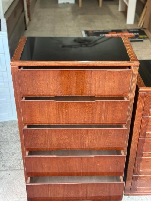 Commode bois rouge
