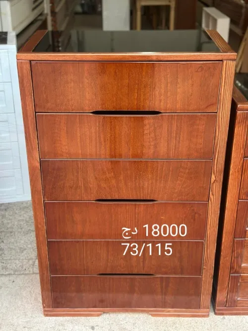 Commode bois rouge