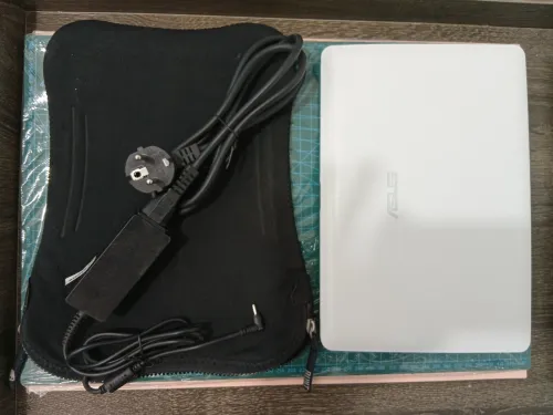 ASUS