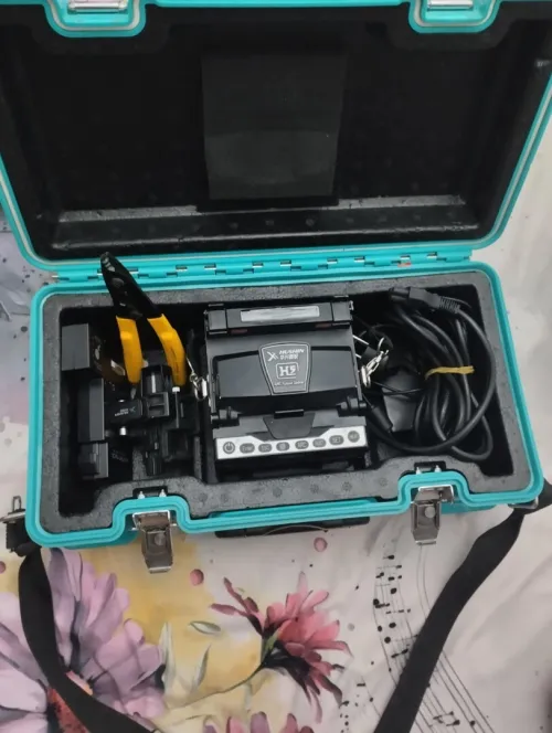 Machine a souder fibre automatique 