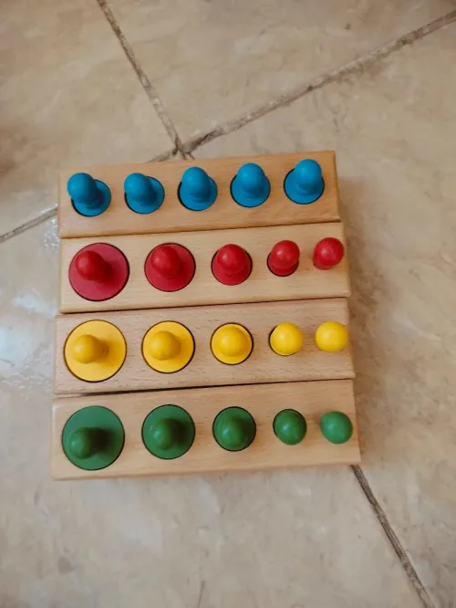 Jouets Montessori en bois