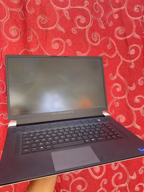 Alienware X17 R1