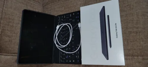tab s6 lite avec le clavier et onti shoc samsung