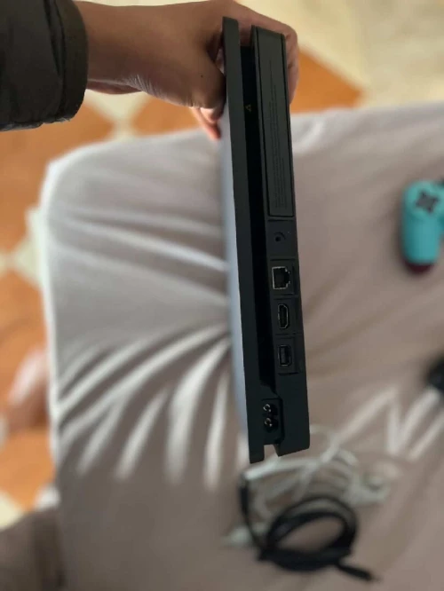 Play4 slim flachi