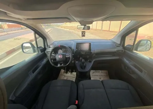 Fiat Doblo 2023 Italie 4