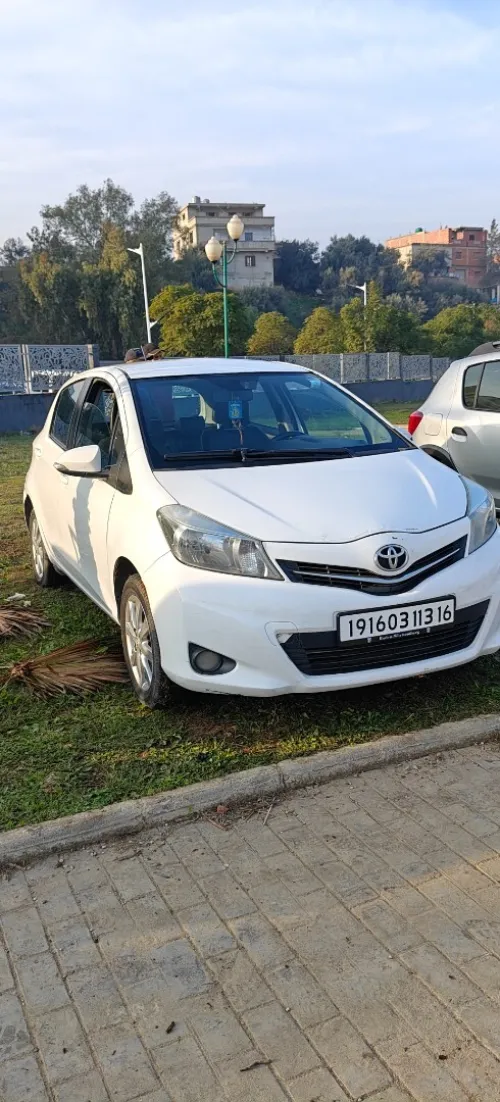 Toyota Yaris 2013 