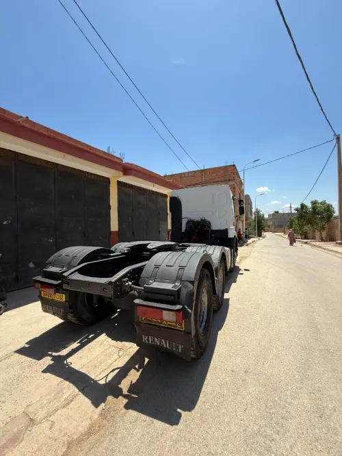 Renault premuim lander 440 dxi 6*4 2013