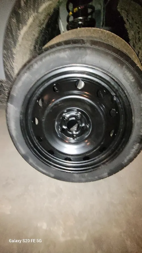 Roue de secours volkswagen tharu