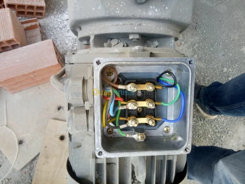 Travaux d'électricité industrielle et bâtiment 