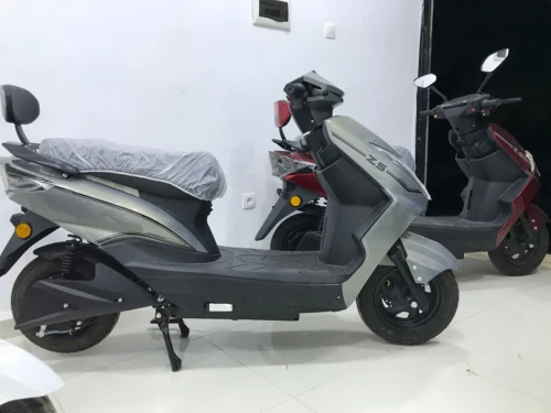 Kimi Kimi 10 2025