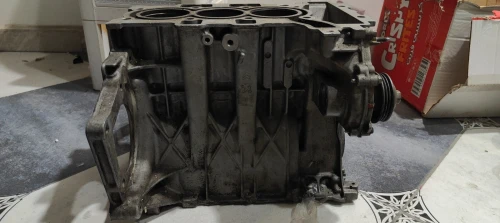 Piece moteur 1.0 vti 208 301 C3