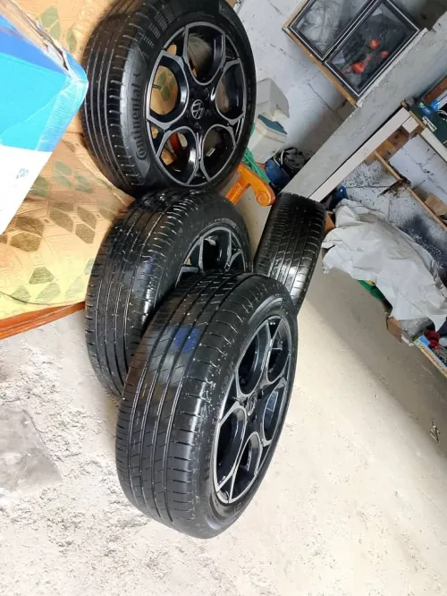 Les jantes en alliage pour une Volkswagen Tiguan ...