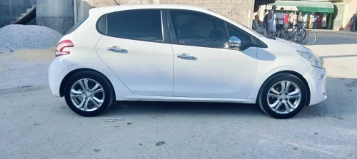 Peugeot 208 2013 Access