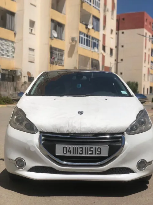 Peugeot 208 2015 Allure
