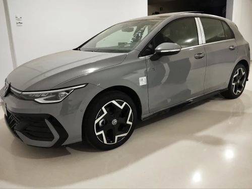 Volkswagen Golf 8 2025 R-Line