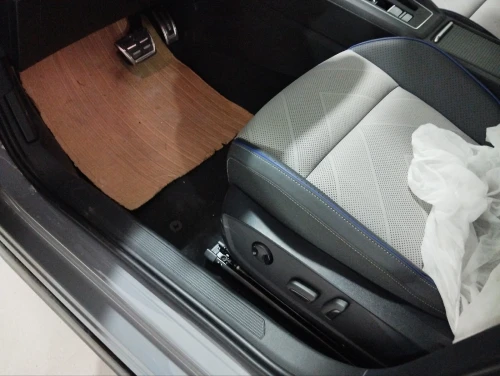 Volkswagen Golf 8 2025 R-Line