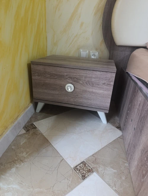 غرفة نوم جديد بجميع مستلزمات