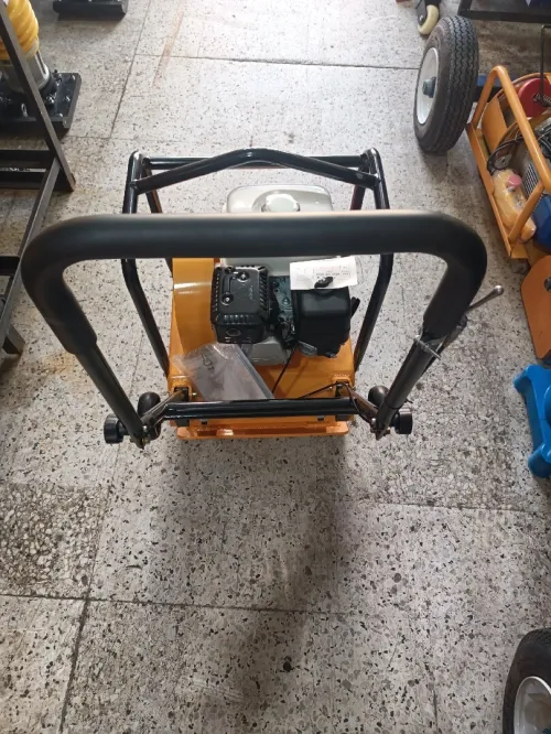 Vente plaque vibrante ct 90 honda GX 160