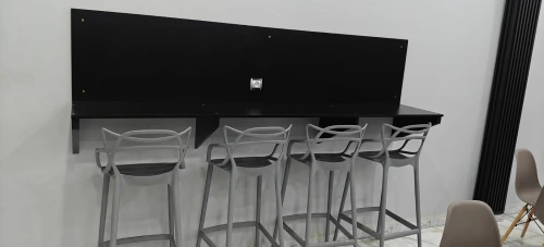 tablette murale + 4 chaises de bar