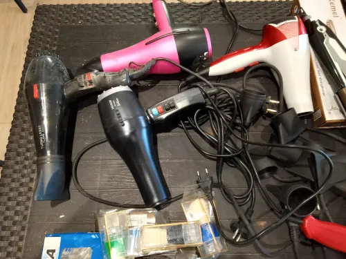 Plus de 100 Article  :Electricité -Plomberie-Quincaillerie-Coiffure 