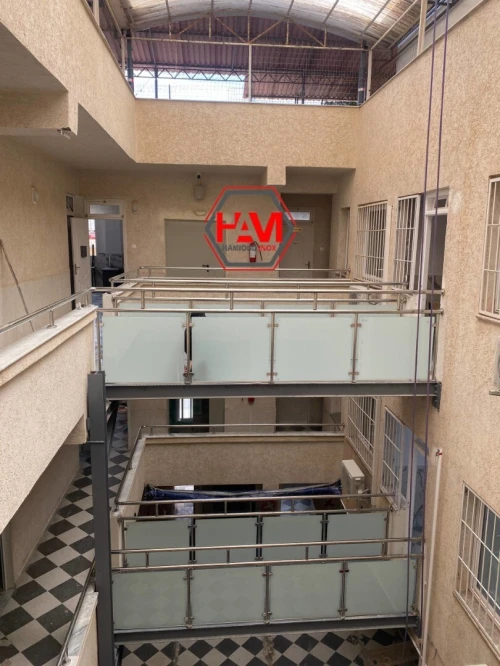 Rampe d'escalier inox en verre 
