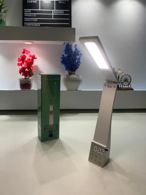 4en1 Lampe de Bureau LED et Haut-Parleur Bluetooth  مصباح مكتب و مكبر صوت