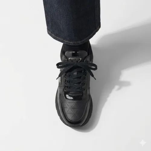 Prada Noir Édition Premium  Style Raffiné