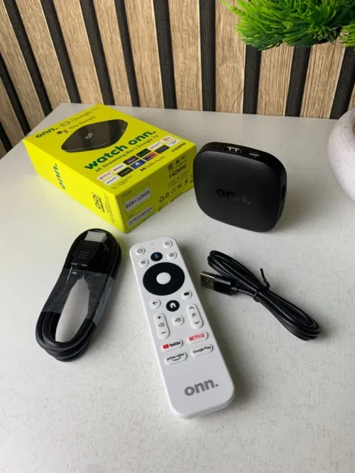 Android TV Box ONN avec 8GB RAM et 128GB ROM + Télécommande Vocale