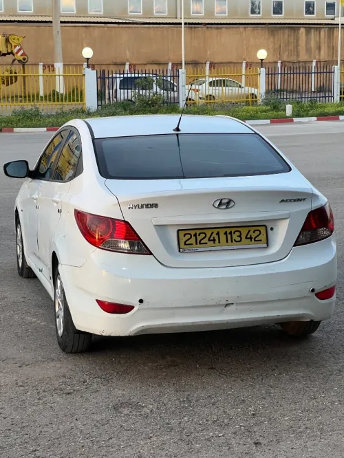 Hyundai Accent RB  4 portes 2013 Accent RB  4 portes