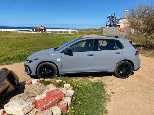 Volkswagen Golf 8 2025 R-Line