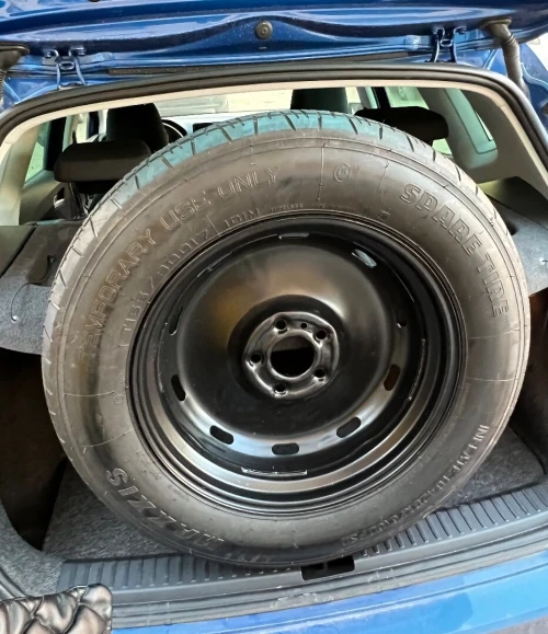 roue de secours (une galette)