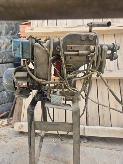 Guillotine-grasseuse-brodeuse-rouleuse-machine pour coude
