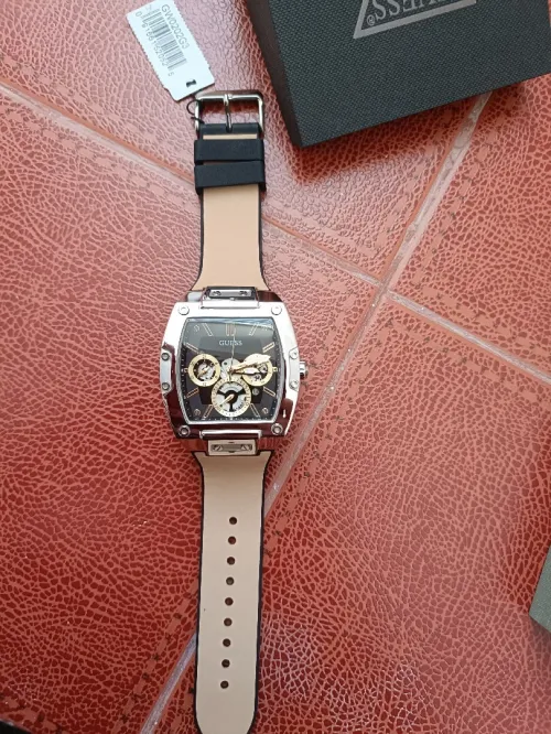 Montre Guess neuve 