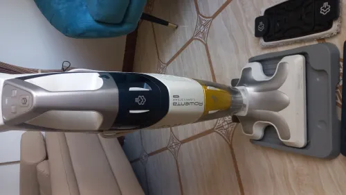 Aspirateur et nettoyeur à vapeur
