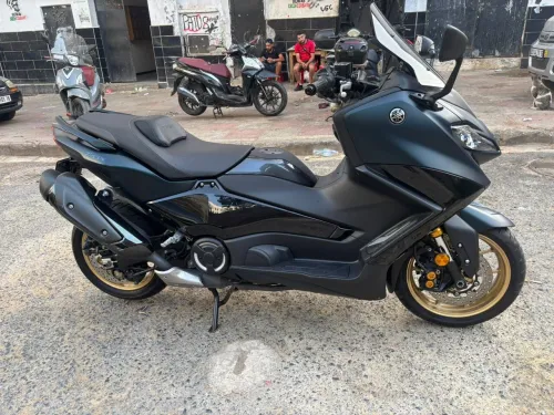 Yamaha TMAX 2022