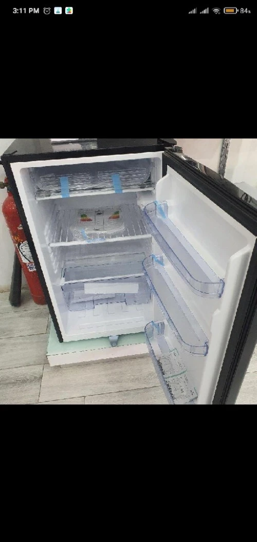 ثلاجة maxy bar raylan Original frigidaire(الأبيض+الأسود) 