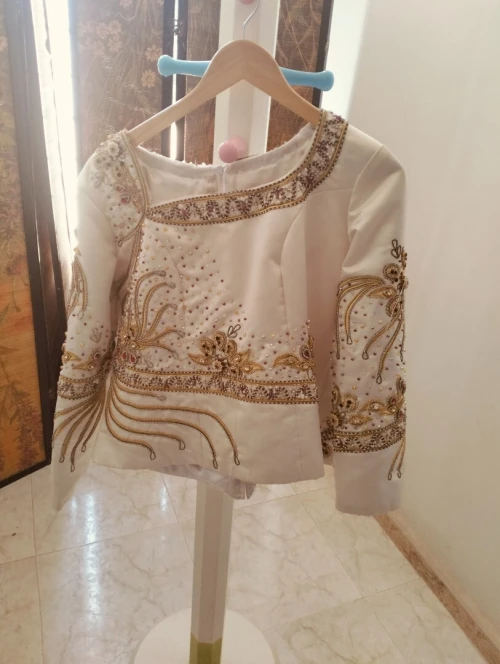 Vente Karako tlemcenien élégant porté une seule fois  excellent état 