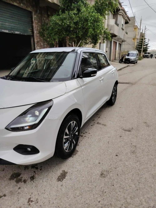 Suzuki Swift 2025 GLX