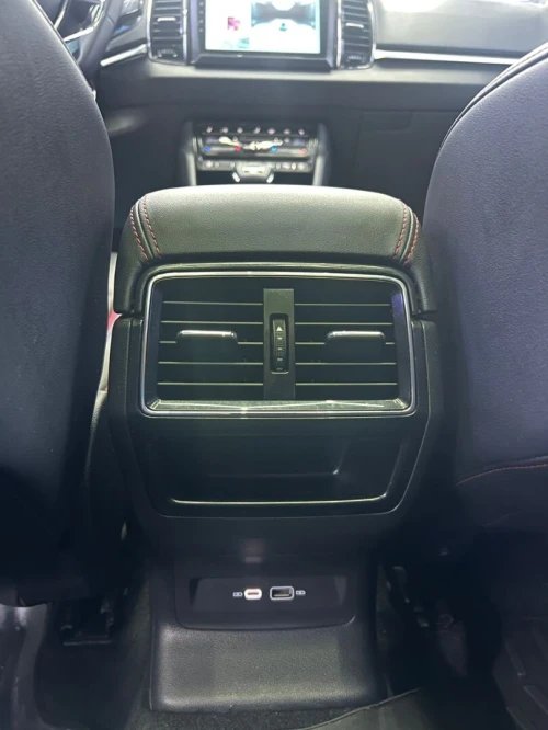 Skoda Karoq 2025 luxury