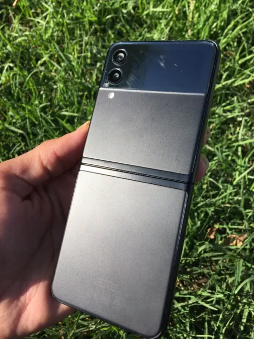 Samsung Galaxy Z Flip3