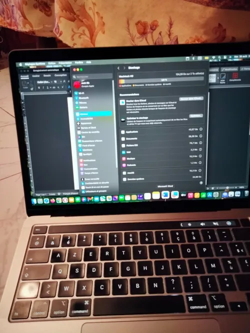 MacBook pro touch bar 