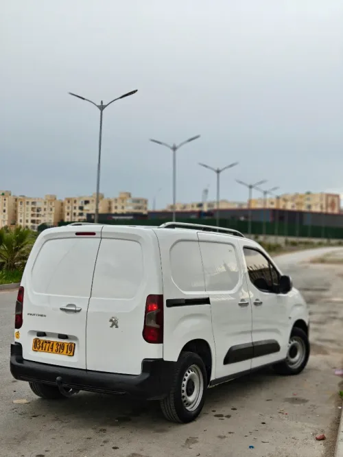 Peugeot Partner 2019 K9