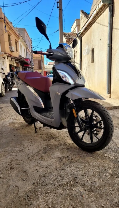 Sym St 200 2025
