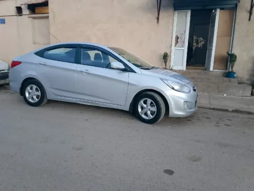 Hyundai Accent RB  5 portes 2013 Préstige