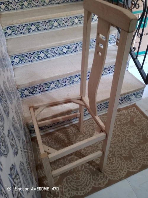 Chaise en bois massif semi fini Espagnole 